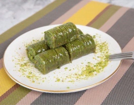 İnce Yufka Katmanlı 1000 Gr Fıstık Sarma Muğla pasta
